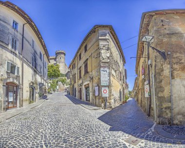 İtalya 'nın eski kenti Bracciano' nun gün içindeki etkisi