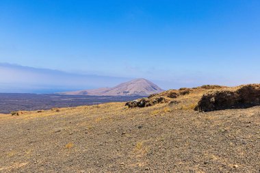 Lanzarote 'deki çorak volkanik Timanfaya Ulusal Parkı' nın panoramik görüntüsü