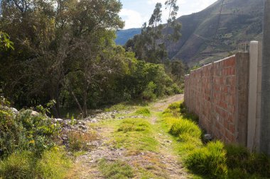 Cusco Peru 'daki Kutsal Vadi' deki Yanahuara kasabasının resmi. And Dağları 'ndaki Peru kırsalında.