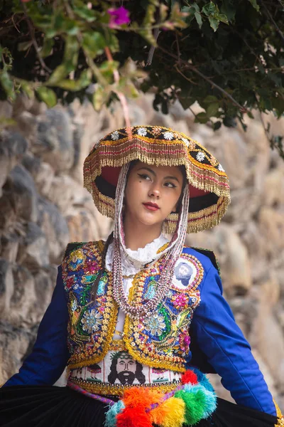 Bella Ragazza Con Abito Tradizionale Dalla Cultura Andina Peruviana Ragazza — Foto Stock