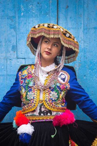 Mooi Meisje Met Traditionele Jurk Uit Peruaanse Andes Cultuur Jong — Stockfoto
