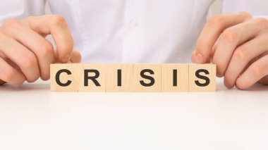 Kriz kelimesi küp oluşturma, iş konsepti.