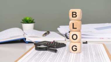 Etkili içerik oluşturma için bloklar, belgeler ve analiz araçları ile blog yazma gereksinimlerini keşfet.