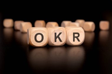 OKR metodolojisinin vurgulanması, bugün işletmelerde etkili hedef yönetim uygulamalarını önemli ölçüde artırabilir.