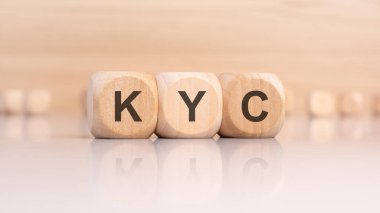 KYC süreçlerini, bunların önemini ve müşteri doğrulama ve uyum çabalarında ortaya çıkan eğilimleri derinlemesine inceleyin