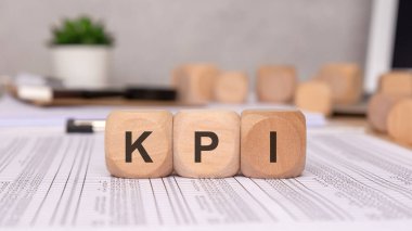 KPI ölçümleri hakkında bilgi edinmek, iş performansı ve ilerlemesinin ayrıntılı değerlendirilmesi için şarttır