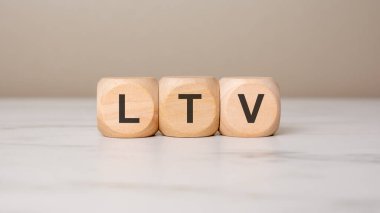 LTV, pazarlama ve iş ölçümlerinde Ömür Boyu Değerini temsil eden tahta küplerin kısaltması
