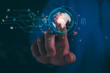 Global internet bağlantısına işadamının eli değdi. İş dünyası küresel internet bağlantısı uygulama teknolojisi ve dijital pazarlama, Finansal ve bankacılık, Dijital bağlantı teknolojisi, büyük veri.