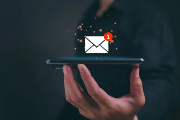 Nuovo Concetto Notifica Mail Comunicazione Mail Aziendale Marketing Digitale Uomo — Foto Stock