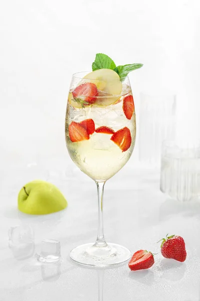 Classic Lemonade Mix Glass White Background Aloe Vera Jam Honey Imágenes De Stock Sin Royalties Gratis