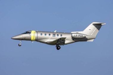 Luqa, Malta - 23 Ekim 2022: Jetfly Havacılık Pilatus PC-24 (REG: LX-PCH) Alicante 'den geliyor.