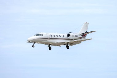Luqa, Malta - 15 Nisan 2023: NetJets Cessna 560XL Citation XLS (REG: CS-DXK) 31 numaralı pistte.