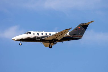 Luqa, Malta - 4 Temmuz 2023: Özel Nextant 400XTi (Reg: TC-DZM).