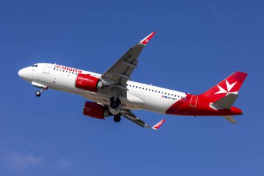 Luqa, Malta - 14 Eylül 2023: Air Malta Airbus A320-251N (Reg. : 9H-NEF) 31. pist kalkıyor.