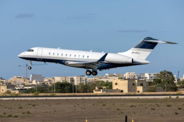 Bombacı Global 5000 (BD-700-1A11) (REG: VP-CYJ) 31 numaralı pistte.