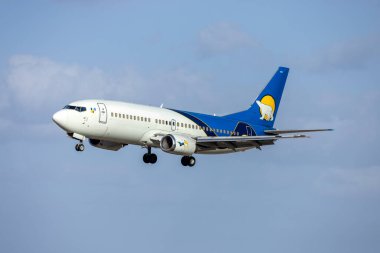 Luqa, Malta - 14 Eylül 2024: Eski Kanadalı Kuzey Boeing 737-36Q (REG: C-GCNK), feribot uçuşunda yeni bir operatöre tahsis edildi..