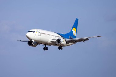 Luqa, Malta - 14 Eylül 2024: Eski Kanadalı Kuzey Boeing 737-36Q (REG: C-GCNK), feribot uçuşunda yeni bir operatöre tahsis edildi..