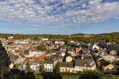 Hollanda 'nın güneyindeki Valkenburg şehrinin manzarası.
