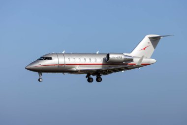 Malta, Luqa - 22 Ocak 2025: VistaJet Bombardier CL-600-2B16 (Reg: 9H-VFR), VistaJet filosuna yeni katıldı.