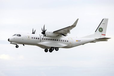 Luqa, Malta - 31 Mart 2025: Kazakistan-Sınır Güvenliği CASA C-295W (Reg. : EC-227) teslimat uçuşu.