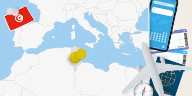 Tunus konseptine seyahat, Tunus haritasında broşla harita. Tatil hazırlama haritası, bayrak, pasaport ve biletler.