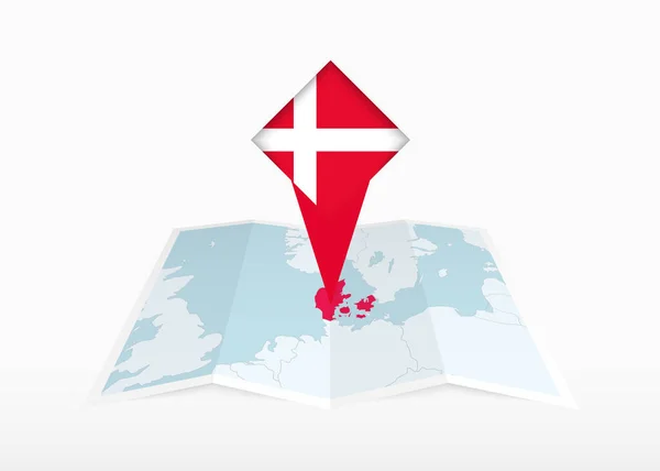 Denemarken Afgebeeld Een Gevouwen Papieren Kaart Gepind Locatiemarkering Met Vlag — Stockvector