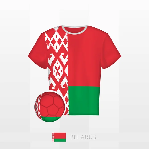 ベラルーシの国旗を持つサッカーボールとベラルーシ代表のサッカーユニフォーム 旗が付いているサッカー ジャージおよびサッカーボール — ストックベクタ