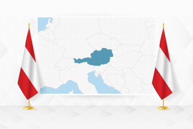 Avusturya haritası ve bayrak standında Avusturya bayrakları.