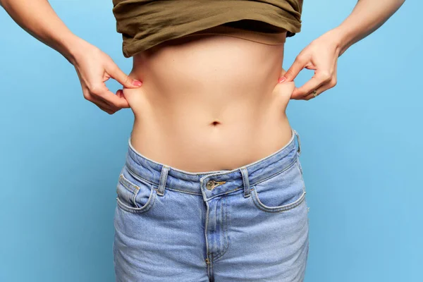 Closeup Female Hands Stretching Skin Her Belly Model Showing Camera — Stock Photo, Image