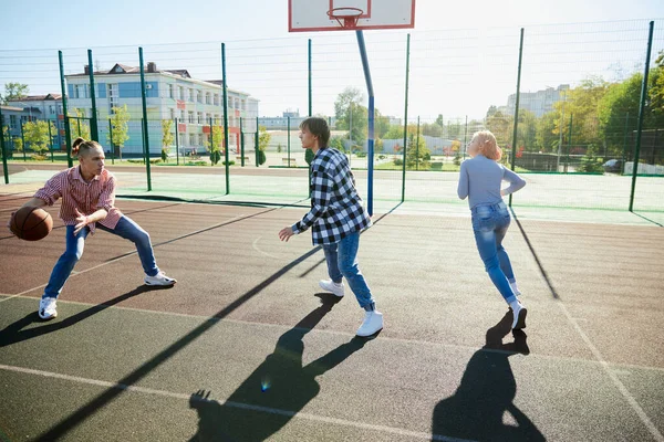 Leisure Games Group Friends Bonding Outdoors Play Street Basketball Teens — Stock Photo, Image