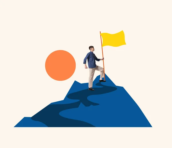 Colagem Arte Contemporânea Homem Empregado Topo Montanha Com Bandeira Simbolizando — Fotografia de Stock