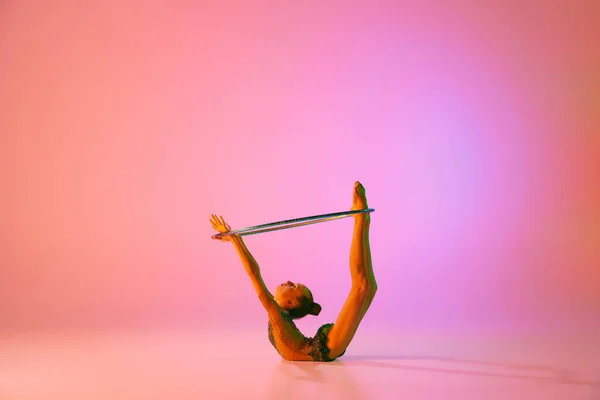 Beautiful Flexible Graceful Athlete Rhythmic Gymnastic Artist Dancing Doing Stretch — Stock Photo, Image
