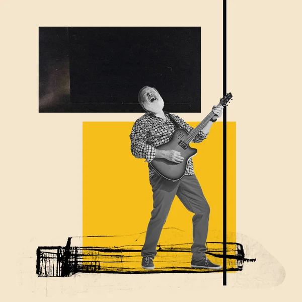 Hudebník Stylový Emocionální Senior Muž Hrající Kytaru Přes Abstraktní Pozadí — Stock fotografie