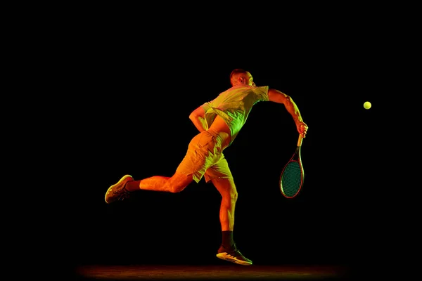 Спортсмен Грає Теніс Молодий Спортсмен Професійний Тенісист Русі Дії Ізольовані — стокове фото