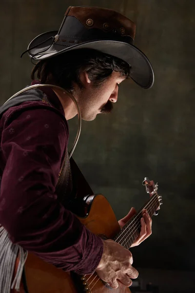 Side View Portrait Young Man Country Style Clothes Performing Playing — Stock Photo, Image