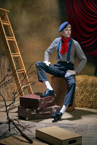 Cirkusová Show Retro Ročník Portrét Mužského Mime Umělce Vyjadřující Smutek — Stock fotografie