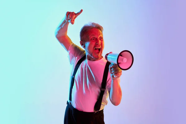 Portrait Mature Man Shirt Posing Shouting Megaphone Isolated Gradient Purple — Stock Photo, Image