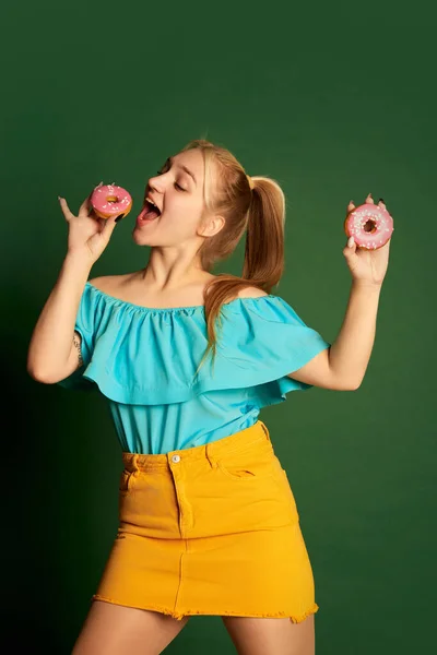 Tasting Emotional Young Beautiful Girl Student Summer Outfit Goofing Glazed — Stock Photo, Image