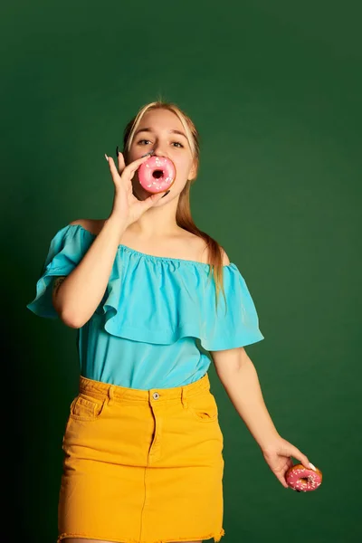 Temptation Emotional Young Beautiful Girl Student Summer Outfit Goofing Glazed — Stock Photo, Image