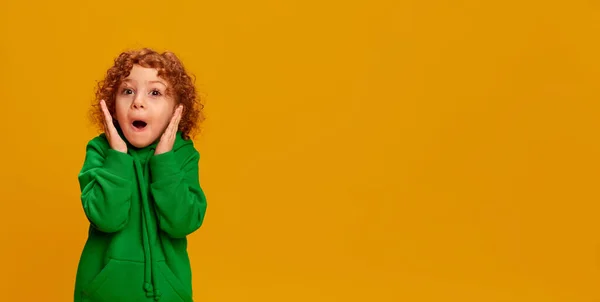 Portrait Cute Little Girl Child Curly Red Hair Posing Shocked — Stock Photo, Image
