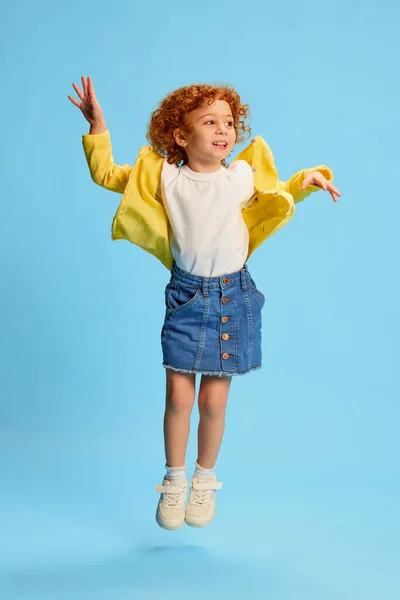 Portrait Cute Little Girl Child Curly Red Hair Posing Stylish — Stock Photo, Image