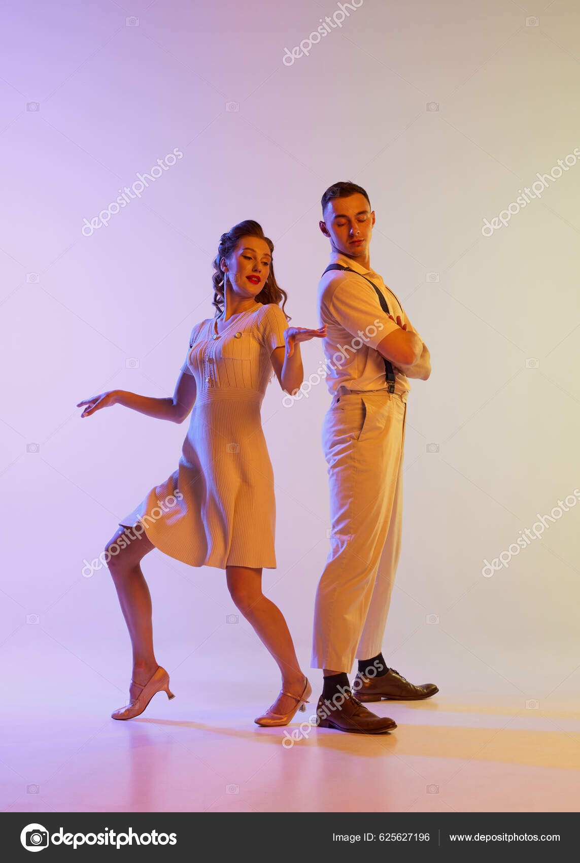 Όμορφη Κοπέλα Και Άνθρωπος Ρετρό Στυλ Κοστούμια Χορό Εμπρηστικό Χορούς —  Φωτογραφία Αρχείου © vova130555@gmail.com #625627196