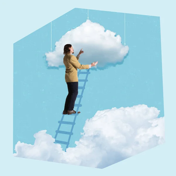 Коллаж Современного Искусства Творческий Дизайн Человек Поднимается Лестнице Небо Касаясь — стоковое фото