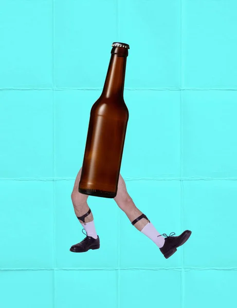 Kolaż Sztuki Współczesnej Zabawny Kreatywny Design Męskimi Nogami Skarpetkach Korpusem — Zdjęcie stockowe
