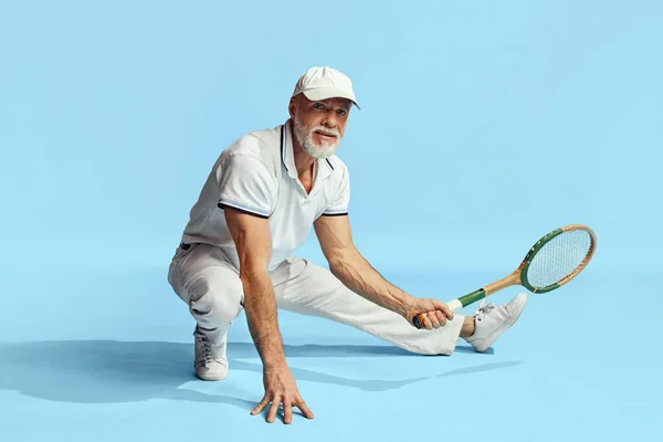Portrait Handsome Senior Man Stylish White Outfit Sitting Posing Tennis — Zdjęcie stockowe