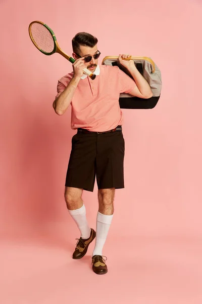Portraits Handsome Charismatic Man Stylish Clothes Walking Sport Bag Tennis — Stockfoto
