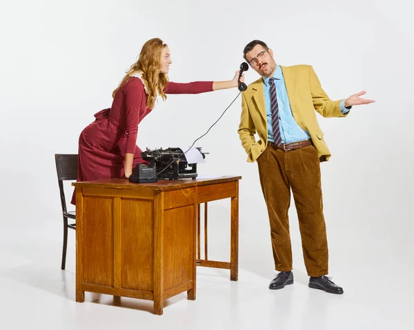 Woman Assistant Secretary Giving Phone Boss Businessman Professional Communication Assistance — Stock Photo, Image
