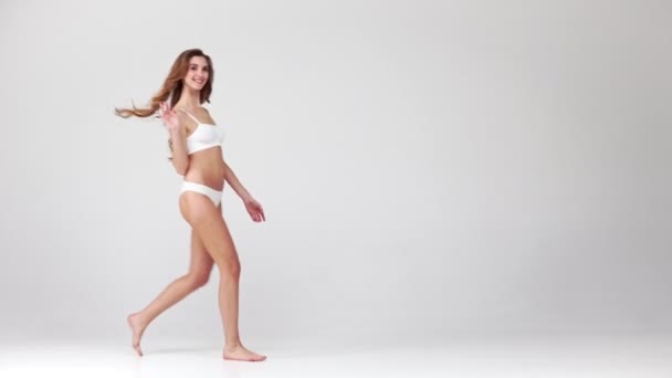 Entering Walking Out Shot Group Young Beautiful Girls Posing White — Stockvideo