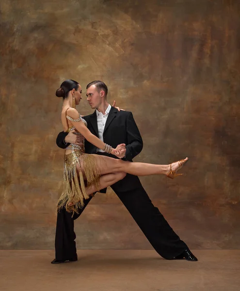 Sensual Pose Attentive Look Man Woman Professional Tango Dancers Stylish —  Fotos de Stock