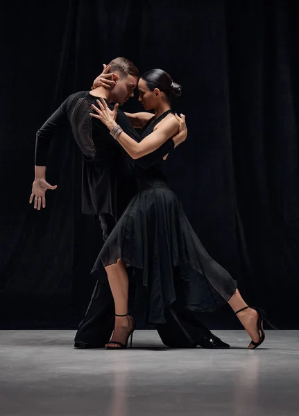 Passion Romance Emotions Man Woman Professional Tango Dancers Performing Black — Stock Photo, Image